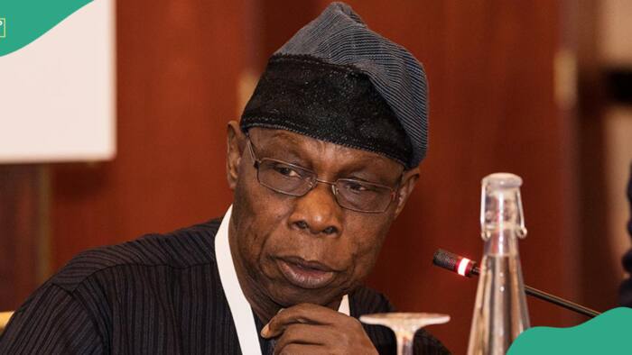 Nigerians react as 87-year-old Obasanjo jumps off stage in trending video: “Tinubu taught him”