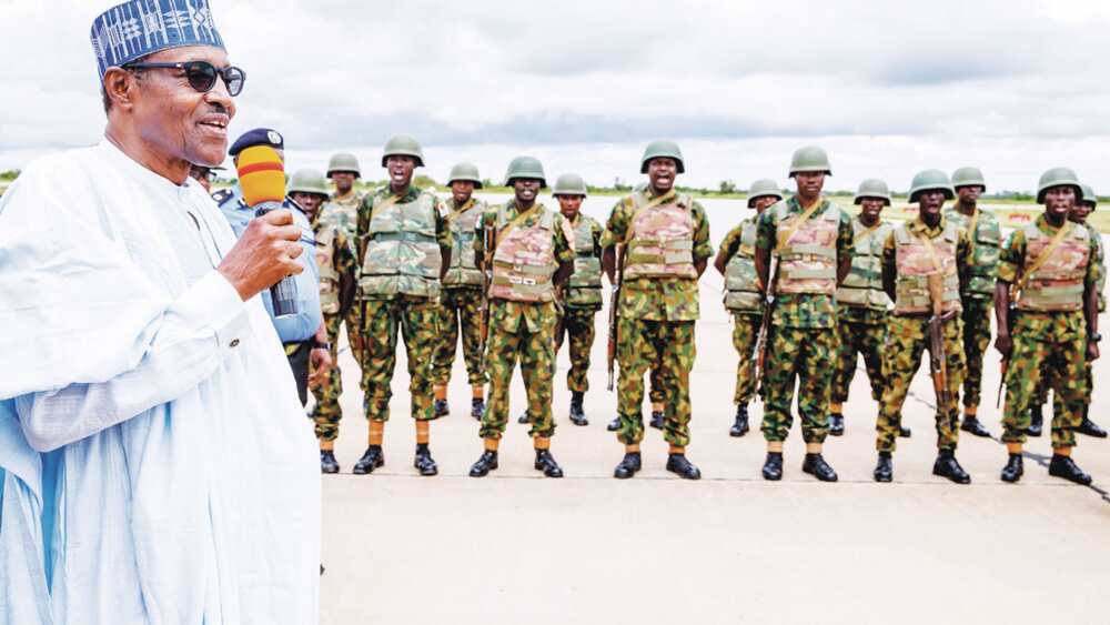 Buhari ya gargadi Sojoji da su kauce ma cin zarafin yan Najeriya saboda dokar ta-baci