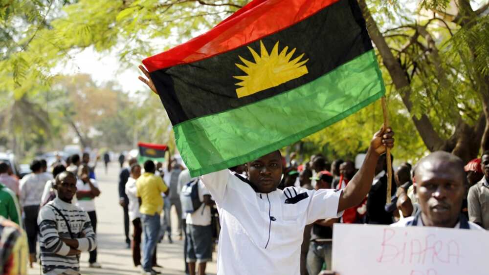 Ku kula, 'yan ta'addan IPOB sun shiga jihar Edo, suna shirya barna, in ji DIG Ku kula, 'yan ta'addan IPOB sun shiga jihar Edo, suna shirya barna, in ji DIG