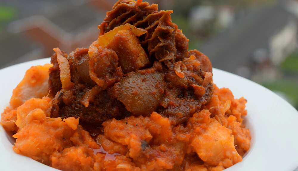 How to prepare yam porridge with tomatoes Legit.ng