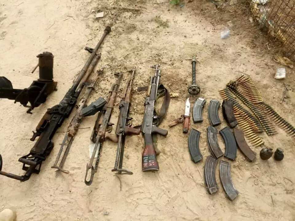 Da duminsa: Dakarun soji sun yiwa 'yan Boko Haram da suka kai masu hari kisan kiyashi, hotuna Da duminsa: Dakarun soji sun yiwa 'yan Boko Haram da suka kai masu hari kisan kiyashi, hotuna