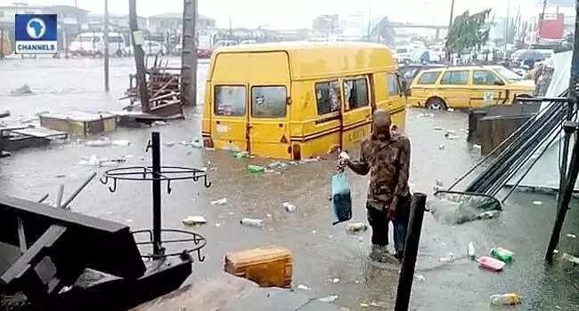 Flood hits Lagos, after early morning downpour