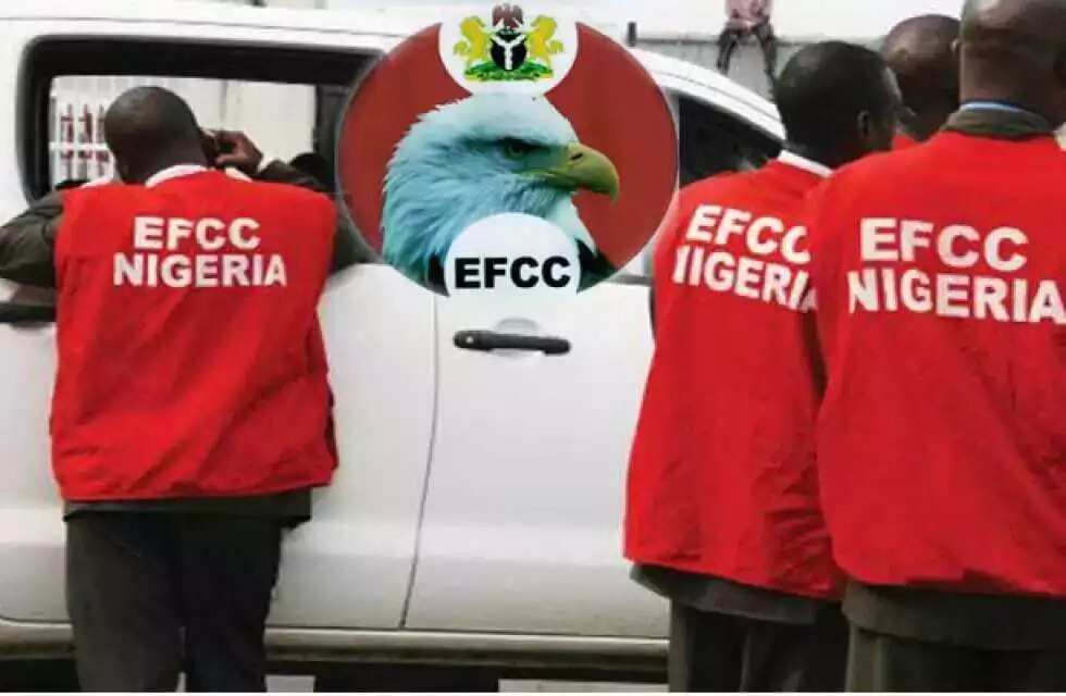 Mutane fiye da 300,000 suka nemi aikin EFCC Mutane fiye da 300,000 suka nemi aikin EFCC