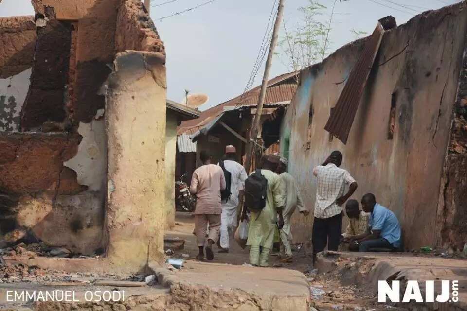 Hausawa mazaunar garin Ile-Ife na ficewa daga garin (Hotuna) Hausawa mazaunar garin Ile-Ife na ficewa daga garin (Hotuna)