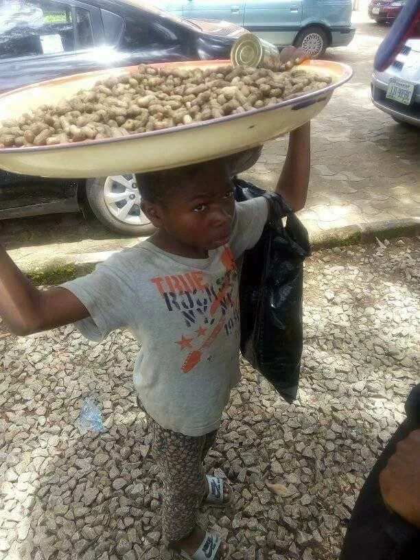 Meet 9-year-old who hawks groundnut in Anambra (photos)