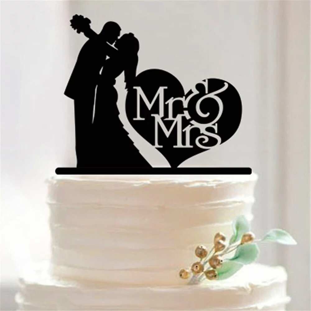 Wedding anniversary cake with names and figurines Wedding anniversary cake with names and figurines