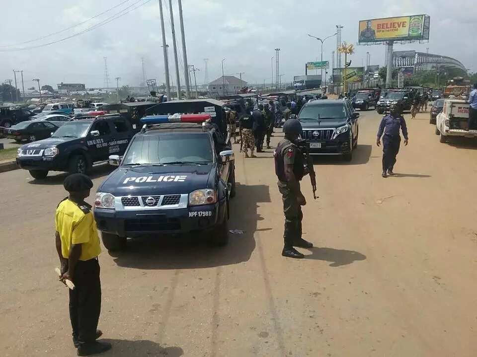 BREAKING: Policemen shot dead at a checkpoint in Abia state