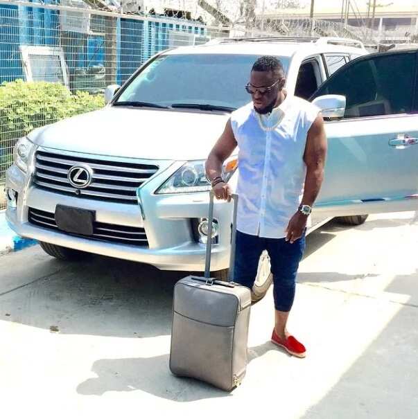 Cars and houses:Timaya's luxurious life