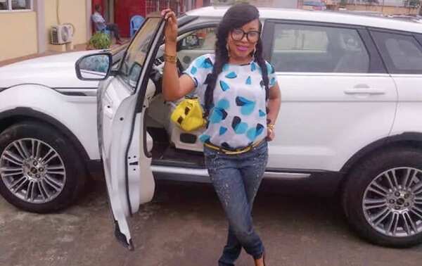 10 Nollywood Actresses And Their Range Rovers (PHOTOS)