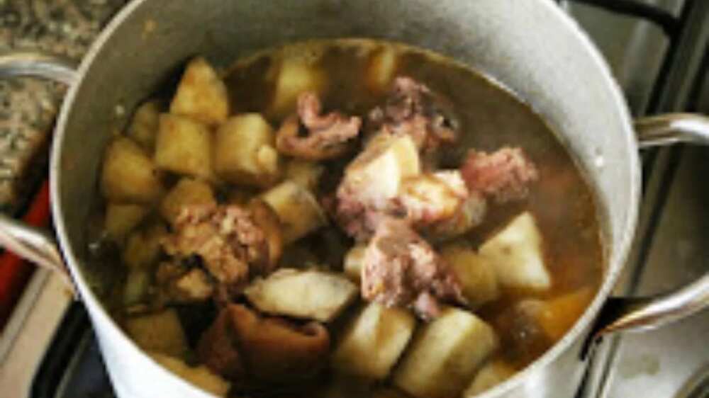 Check out wonderful way to make yam and goat meat pepper soup (Ukodo)