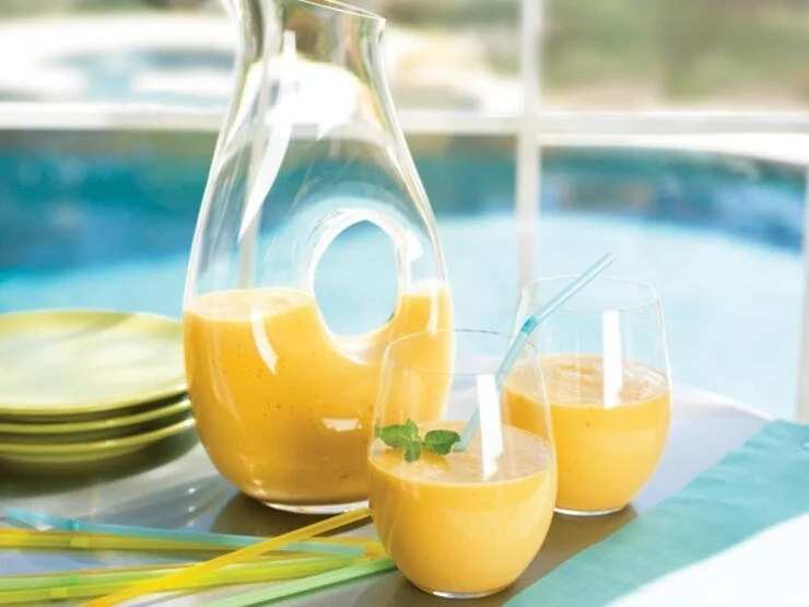 mango smoothie mango smoothie