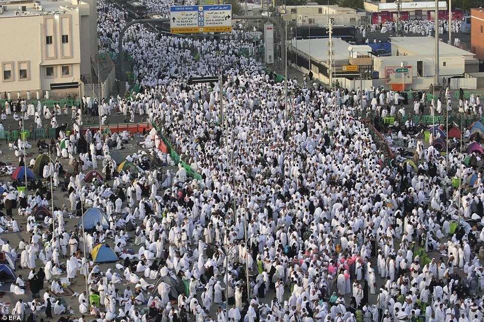 Muslims Gather At Mount Arafat To Mark Peak Of Hajj 2015