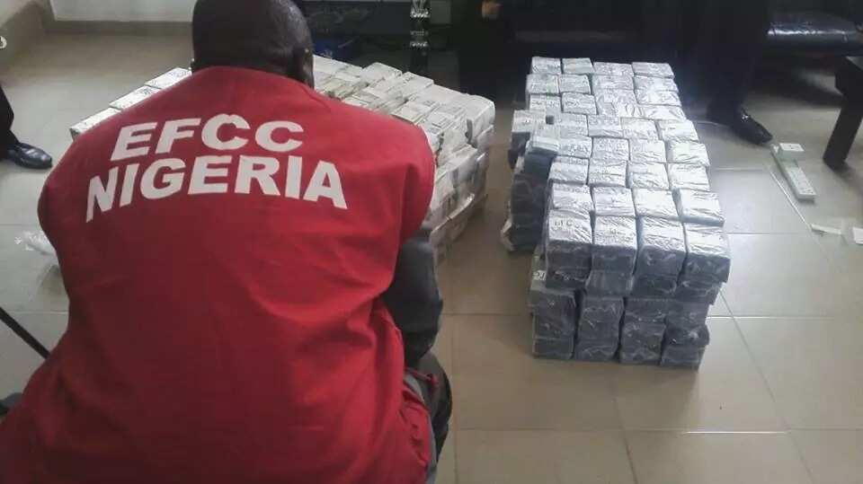BREAKING: EFCC intercepts cash at Kaduna airport