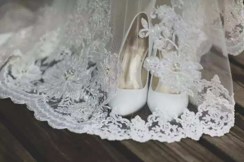 Wedding in lace style is very romantic
