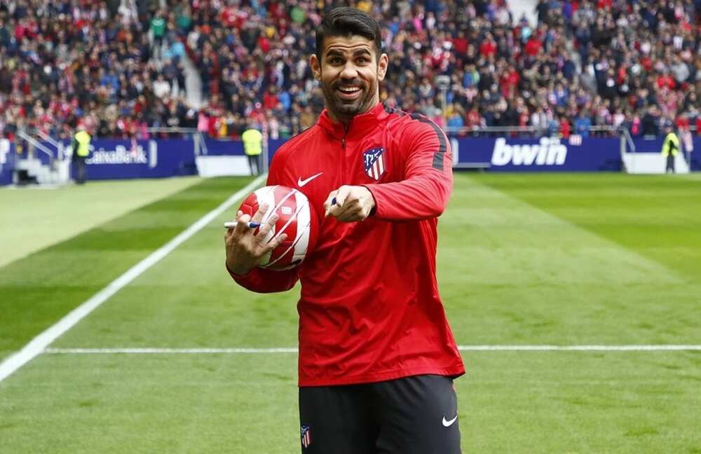 Atletico Madrid finally unveil Diego Costa (photos)
