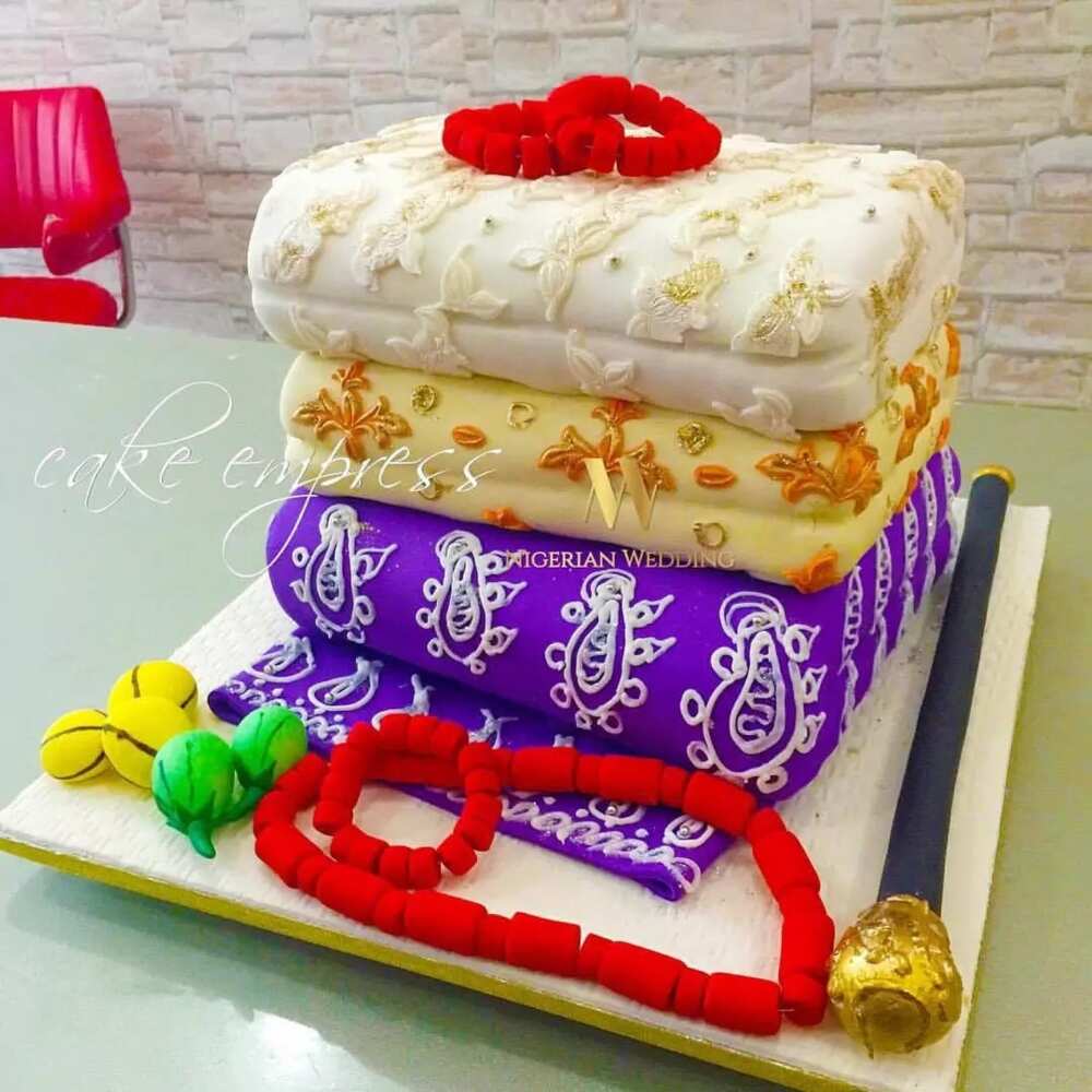 Yoruba traditional wedding cakes: Bright Idea