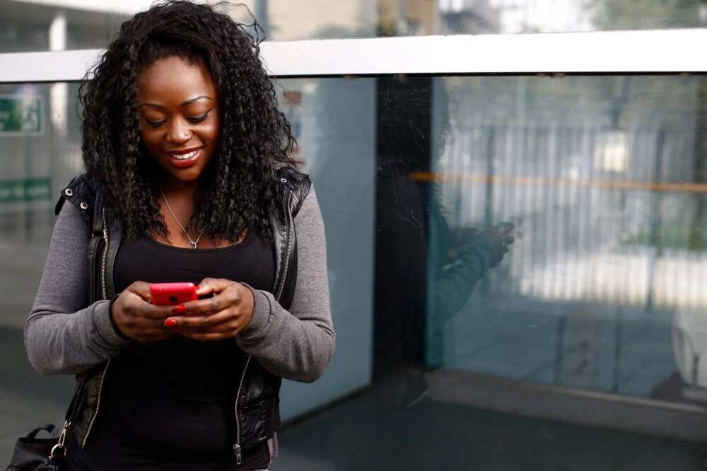 Reading love messages Reading love messages