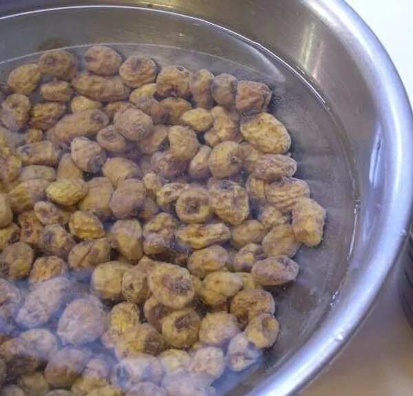 Tiger nuts soaked in water