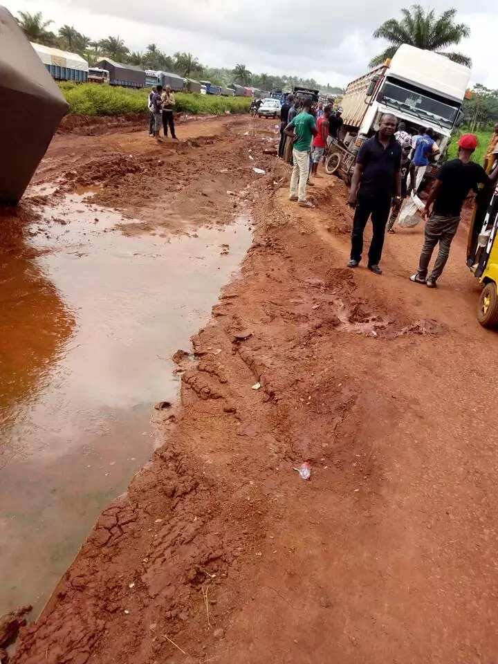 Residents lament over the bad state of Enugu-Port Harcourt Expressway