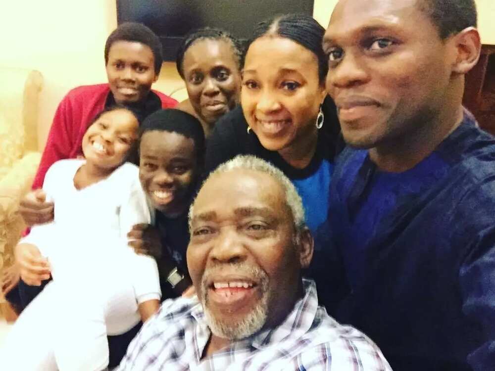 Olu Jacobs and wife and children - Legit.ng