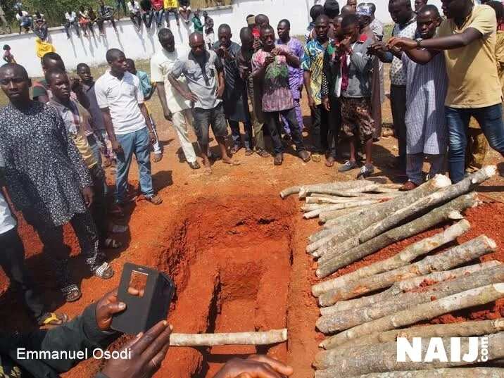 Photos, Video From Abubakar Audu's Burial In Kogi