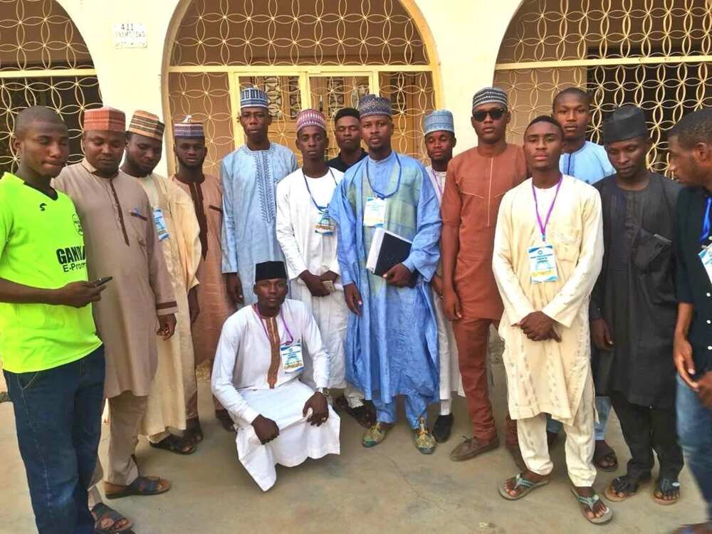 Cikin Hotuna: Wata Kungiyar Matasa ta tallafawa Marayu kayan Makaranta a jihar Kano Cikin Hotuna: Wata Kungiyar Matasa ta tallafawa Marayu kayan Makaranta a jihar Kano