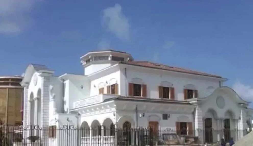 The mansion that belongs to Mike Adenuga in Nigeria