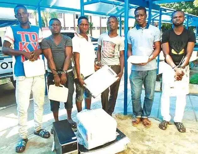 An kama kanana yara barayi masu satan kwamfuta An kama kanana yara barayi masu satan kwamfuta