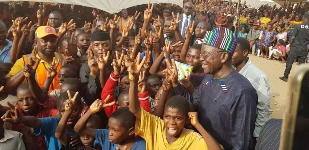 Osinbajo visits Benue, sings song of hope with IDP children (photos/video)