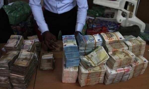 Tomato seller claims ownership of N250m cash found in Balogun market