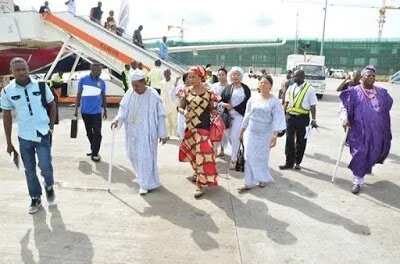 Alaafin Of Oyo Causes Stir With Wives At The Airport