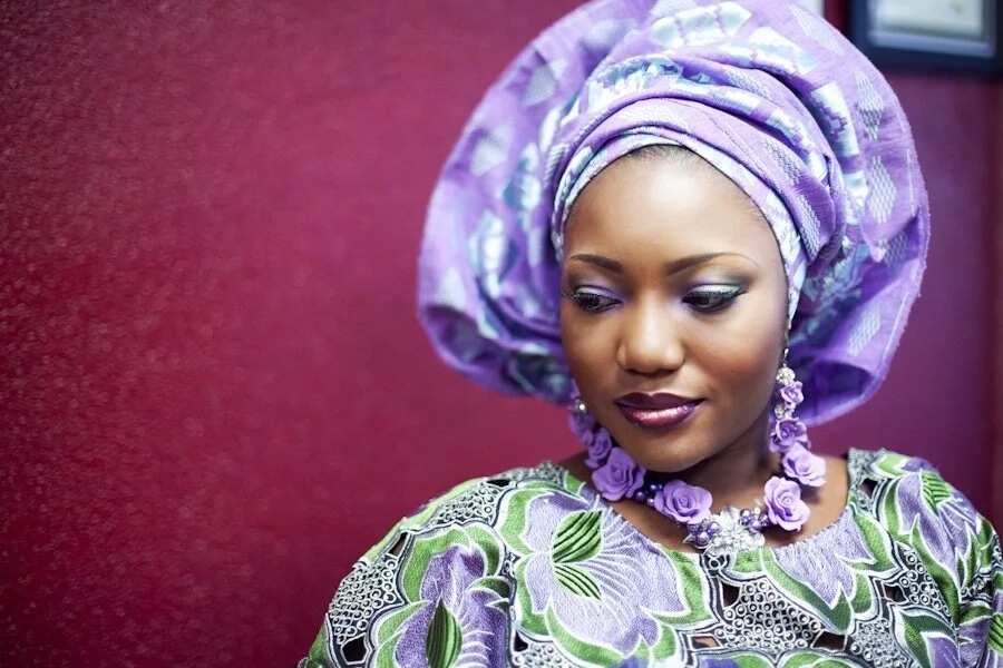 How to tie gele