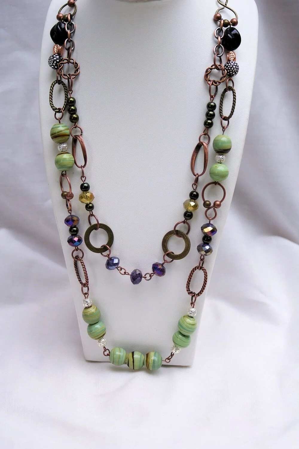 Chain and beads necklace