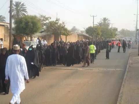 Photos: Shi'ites Protest Arrest Of Their Leader