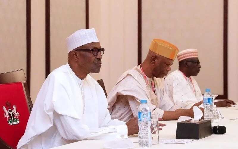 Labarai cikin Hotuna: Shugabannin jam'iyyun APC da PDP sun kaiwa Shugaba Buhari ziyarar ban gajiya