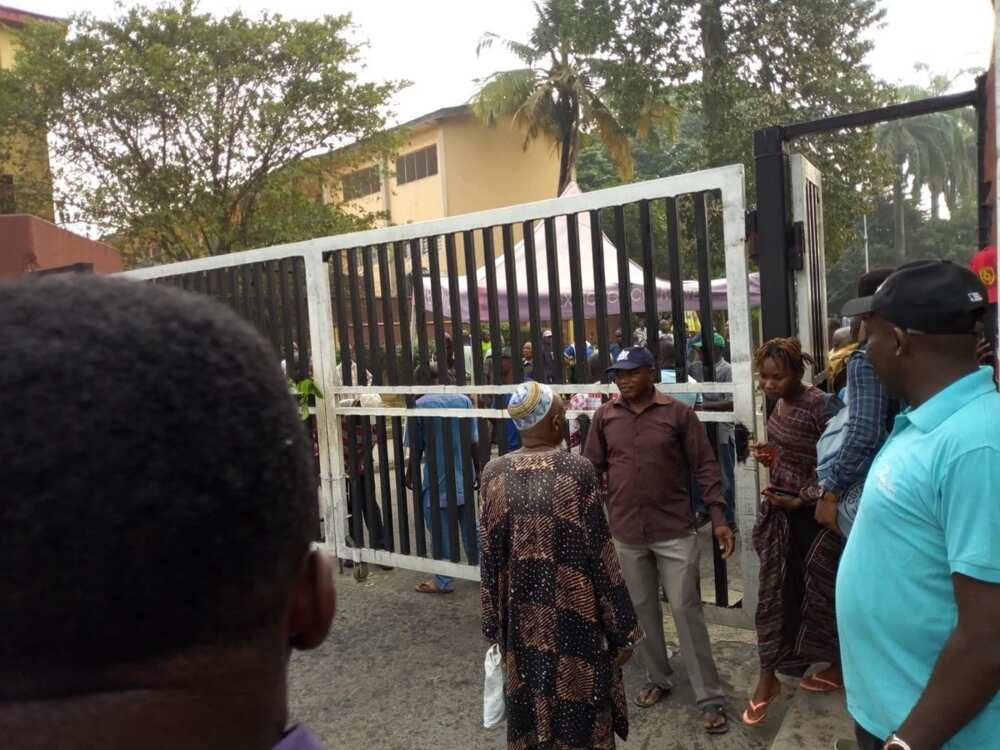 Breaking: Non-teaching university unions shut UNILAG gates