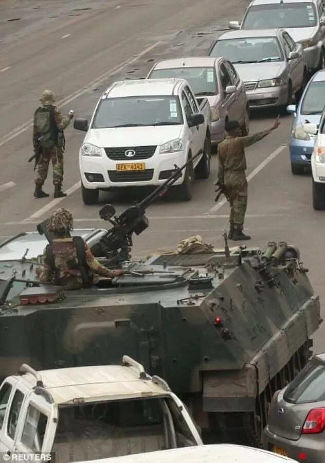 Soldiers take over the streets of Harare to control traffic on Wednesday morning. Photo source: Reuters