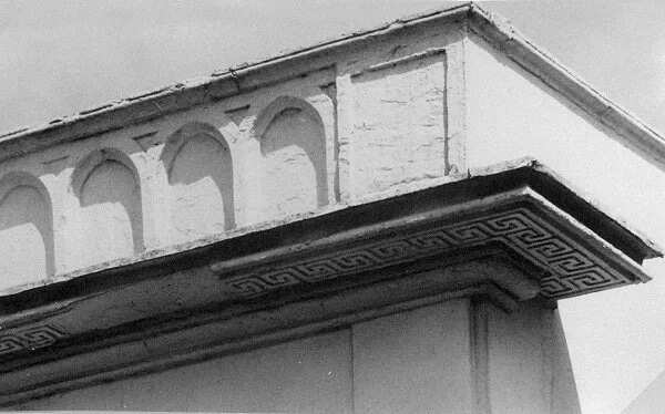 panelled parapet