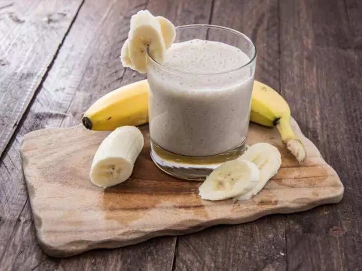 banana smoothie banana smoothie