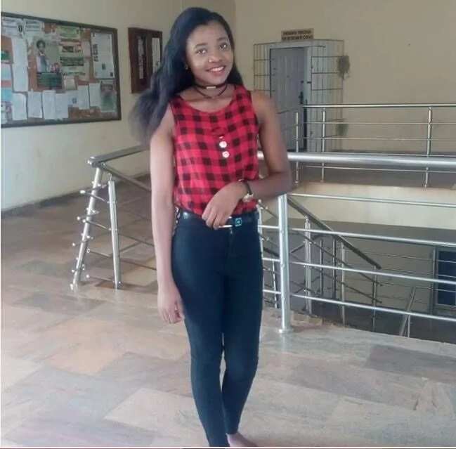 Meet pretty 300-level student who roasts yam to pay her way through school