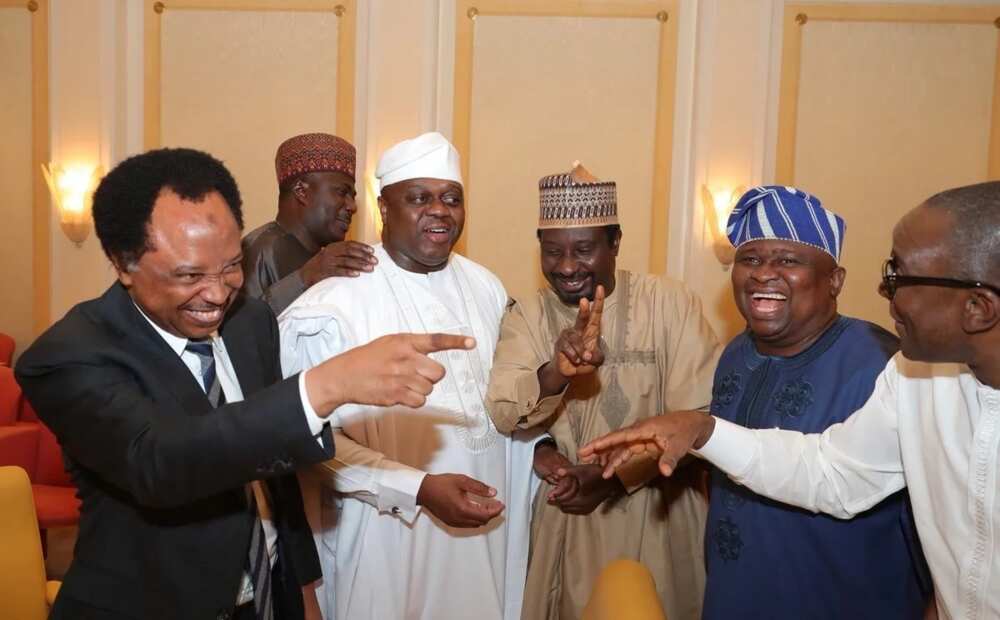 President Buhari meets APC senators (photo)