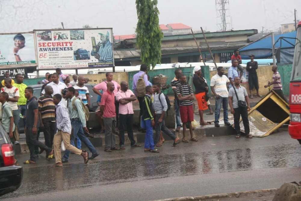 (Photos) Lagosians Wait Long Hours For BRT Bus