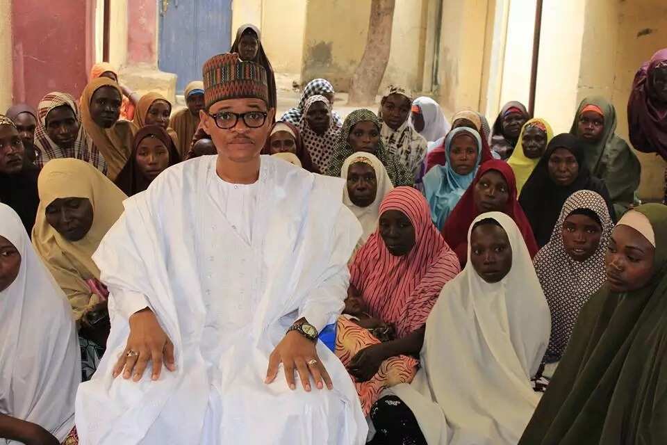 Nigerian comedian gives back to the society Nigerian comedian gives back to the society