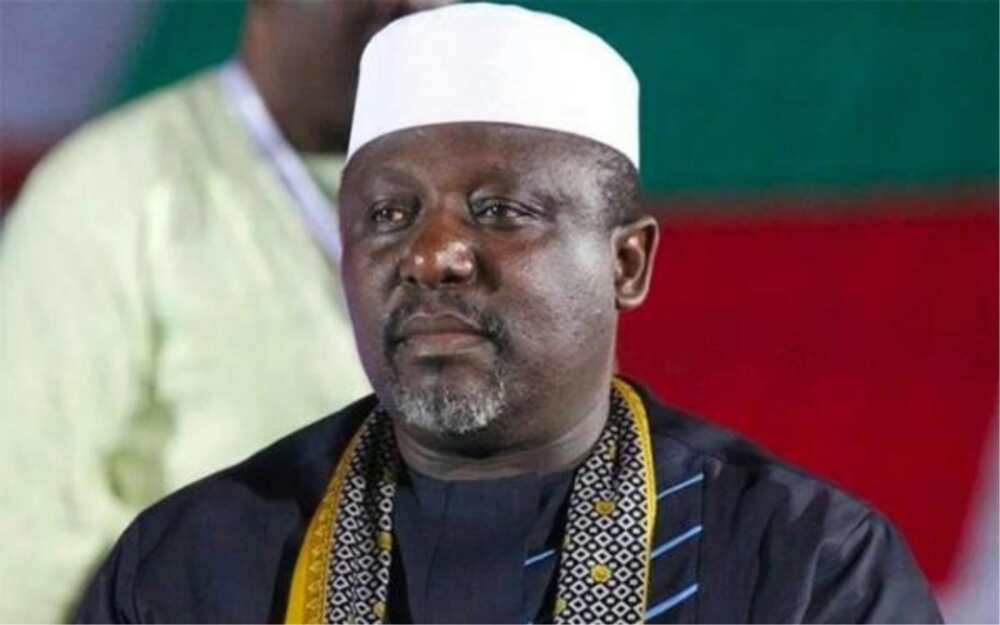 Da kamar wuya, gurguwa da auren nesa: Wani Gwamnan a Najeriya zai fara biyan ma’aikatan jiharsa kudin bacci Da kamar wuya, gurguwa da auren nesa: Wani Gwamnan a Najeriya zai fara biyan ma’aikatan jiharsa kudin bacci