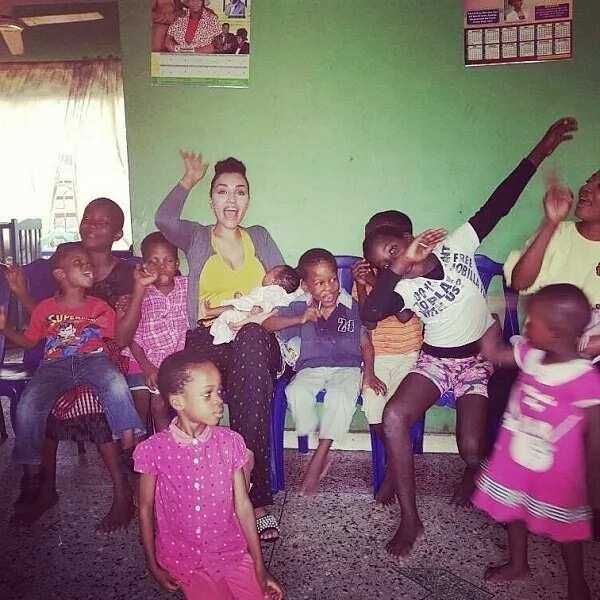 Iara Oshiomhole visits orphanage home in Edo state (photos)
