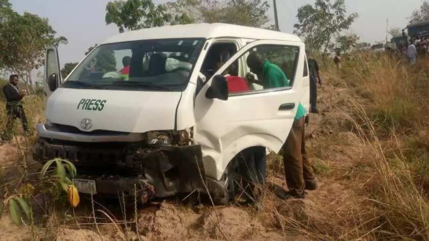 Governor Ortom escapes death as car rams into his convoy