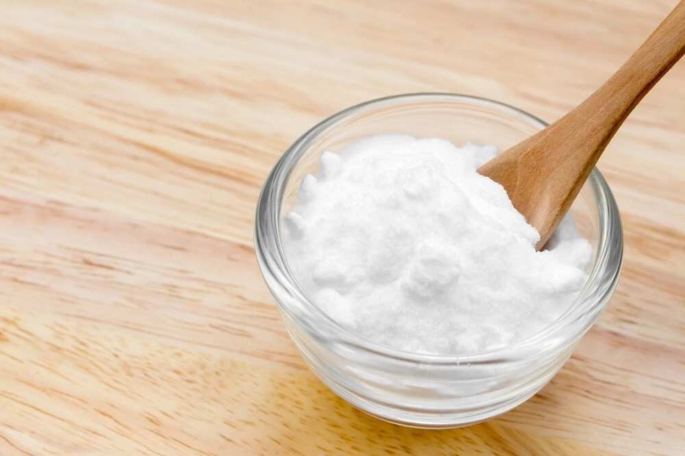 How to use baking soda for hair growth? 