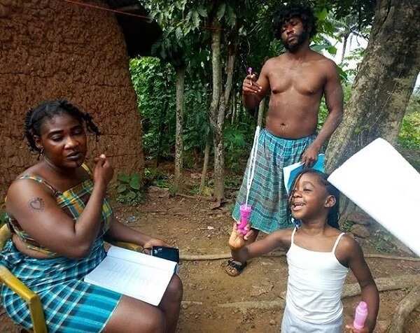 Mercy Johnson takes her first daughter, Purity, on set of a new movie (photo)