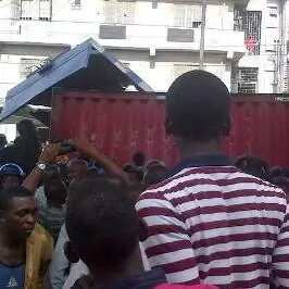 PHOTOS: Trailer Skids On Ojuelegba Bridge, Lands On Cars