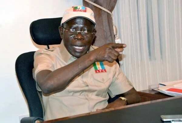 An fara musayar yawu tsakanin Oshiomole da matar mataimakin gwamnan Edo